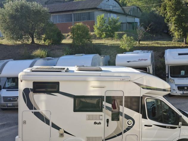 CAMPER CHAUSSON FORD SEMINTEGRALE GARAGE SEMIDINETTE GANCIO TRAINO BASCULANTE CLIMATIZZATORE FOTOVOLTAICO CAMPEGGIO USATI GENERALI 1789 - Foto 6