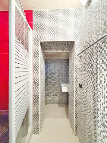 Magazzino C/2 ristrutturato con bagno – a DERGANO - Foto 7