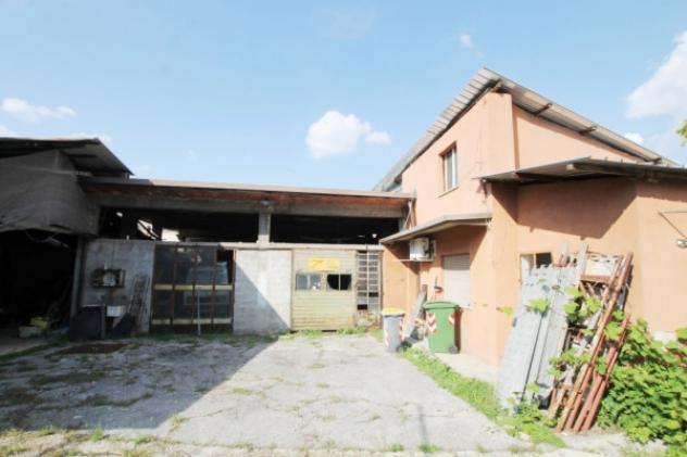 Palazzo / Stabile di 400 m² con più di 5 locali in vendita a Padova - Foto 2