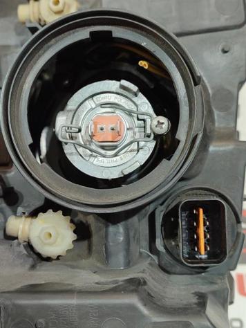 FARO ANTERIORE SINISTRO CHEVROLET Captiva 1° Serie Z22D1 (06) - Foto 4