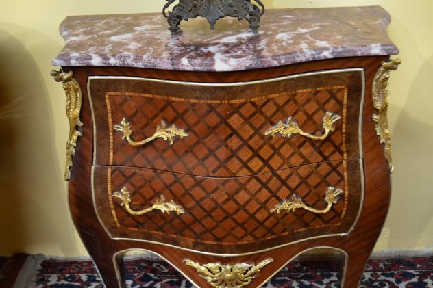 Comoncino stile Luigi XV lastronato a marqueterie - Foto 6