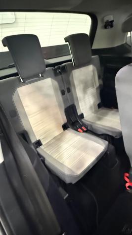 Volkswagen Touran 2.0 TDI 150 CV SCR DSG Executive BlueMotion Tech. - Foto 4