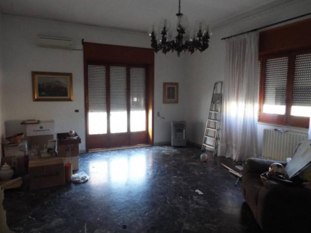 Immobile in asta di 261 m² con più di 5 locali e box auto in vendita a Lizzanello - Foto 3