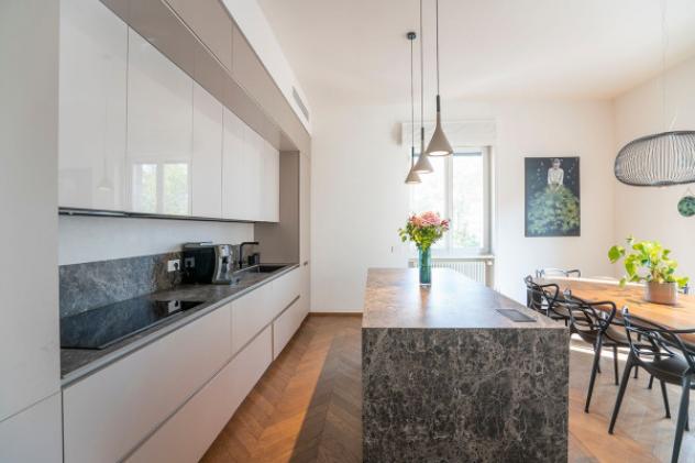 Appartamento di 148 m² con più di 5 locali e box auto in vendita a Milano - Foto 11