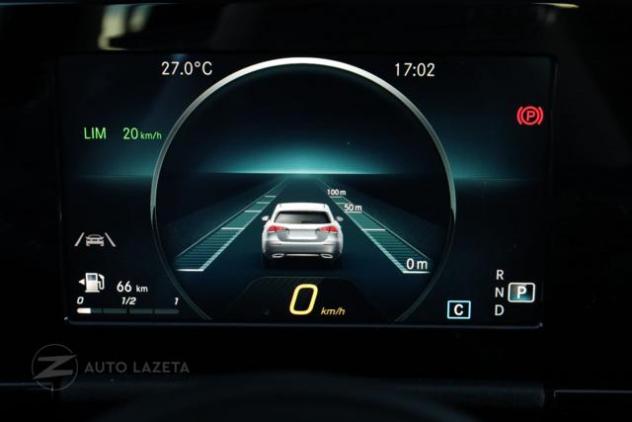 MERCEDES-BENZ GLA 200 180d Automatic Business rif. 23731393 - Foto 10