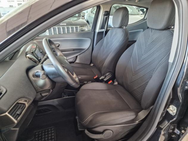 Lancia Ypsilon 1.0 Hybrid Gold 2023 - Foto 6
