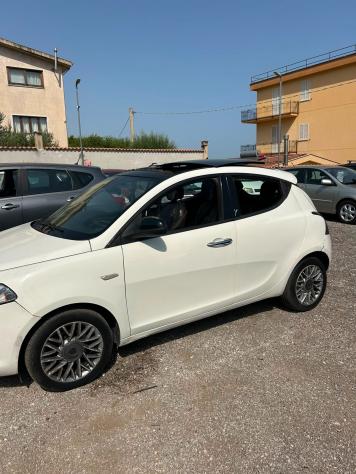 Lancia Ypsilon 1.3 MJT 16V 95 CV 5 porte S&S Silver P.S. VISTA E PIACIUTA - Foto 2