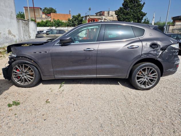 Maserati Levante 3.0 350cv Benz. 99000km-2018 - Foto 4