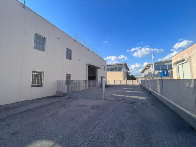 Immobile di 530 m² con 2 locali in affitto a Torbole Casaglia - Foto 12