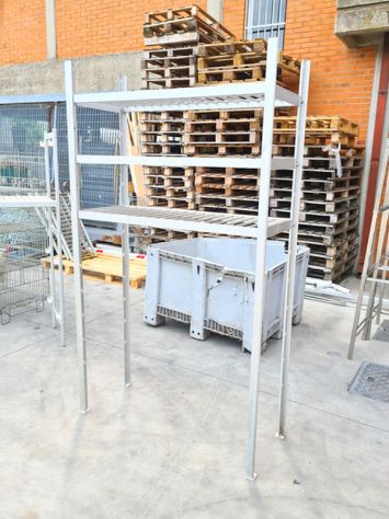 scaffale con altezza ripiani regolabile usato