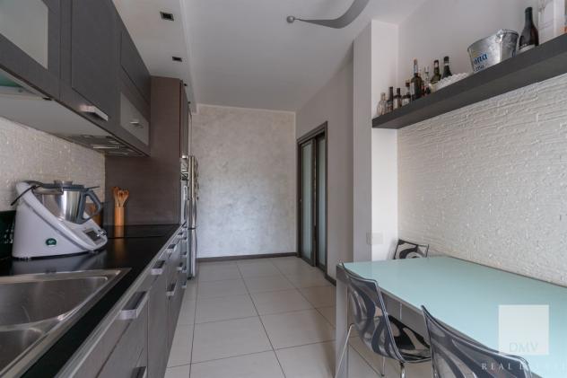 4 LOCALI CON DOPPI SERVIZI, BOX E CANTINA - Foto 10