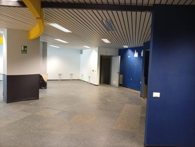 Immobile di 220 m² con 1 locale in affitto a Carpi - Foto 8