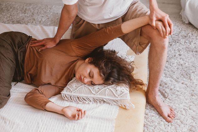 Shiatsu - Rigenera corpo e mente dallo stress quotidiano Tel:3311612272