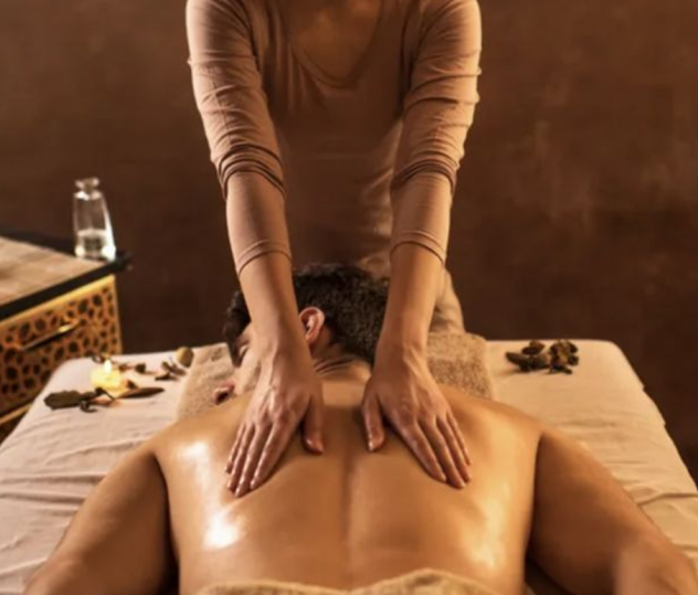💚Massaggiatore effettua Massaggio ai piedi Thailandese e decontratturante Tel:3445551888