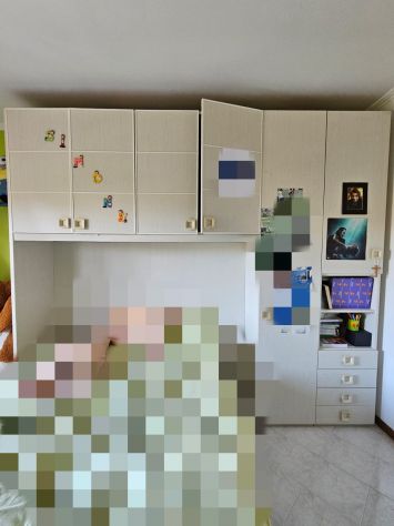 VENDO ARMADIO PER CAMERA DA LETTO