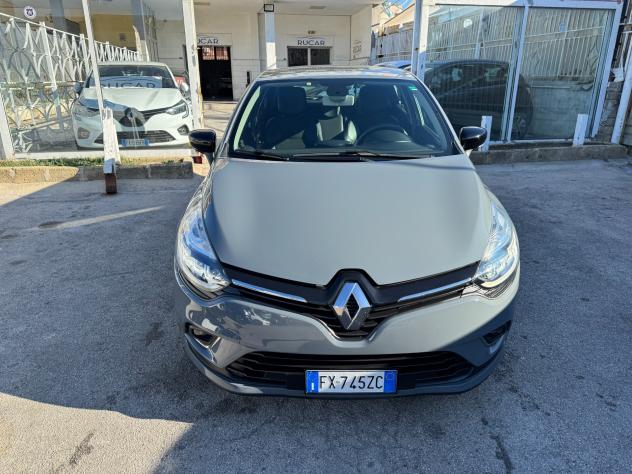 Renault Clio1.5 DCI MOSCHINO FARI FULL LED 2019 - Foto 2