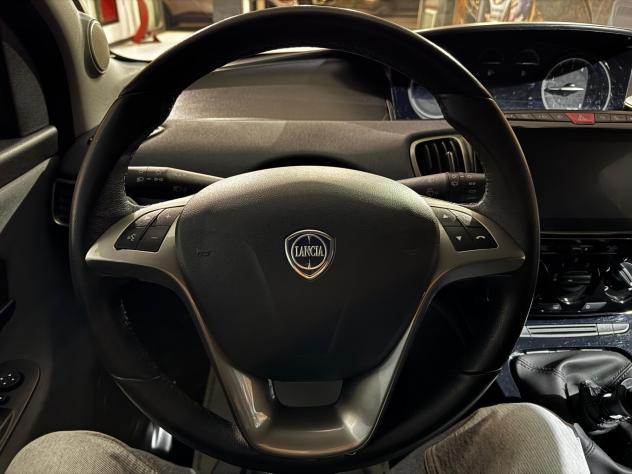 Lancia Ypsilon 1.0 FireFly 5 porte S&S Hybrid Gold - Foto 8