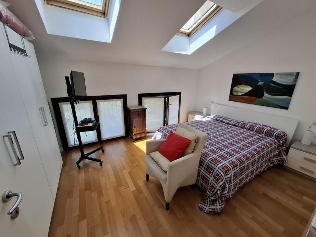 ULTIMO PIANO: Luminoso appartamento di 4 locali a Meda - Foto 18