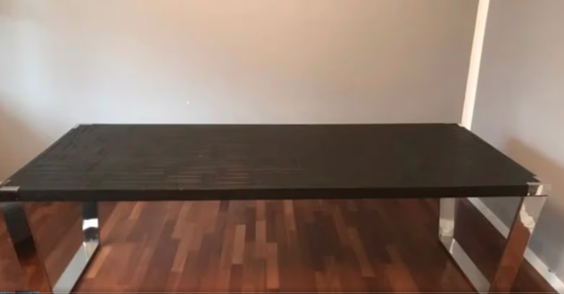 Tavolo moderno in legno e acciaio