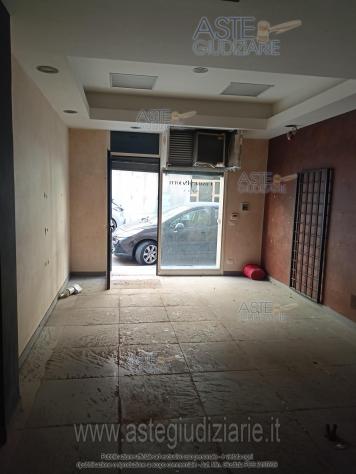 IMMOBILI-IMMOBILE COMMERCIALE-via dei Glicini n.12 - Foto 7