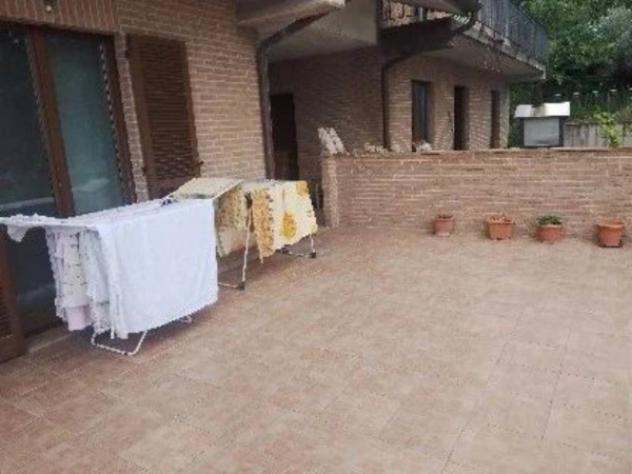 Immobile in asta di 99 m² con più di 5 locali in vendita a Trevi - Foto 13