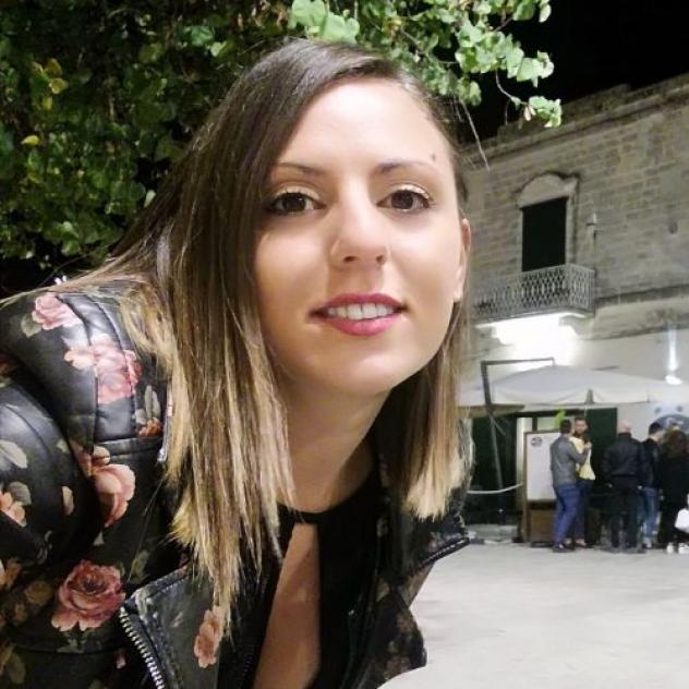 Adriana cerca una babysitter - lavoro da babysitter a Napoli