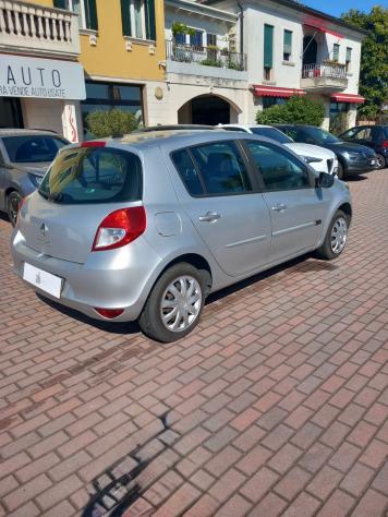Renault Clio 1.2 16V 5 porte Confort - Foto 4