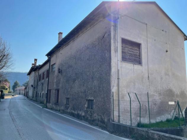 Immobile in asta di 160 m² con più di 5 locali e box auto in vendita a Trissino - Foto 2
