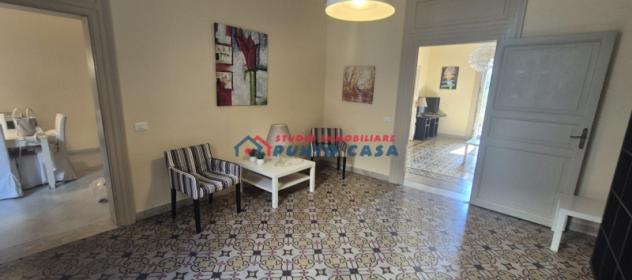 VIA FARDELLA - Appartamento arredato al 2° e ultimo p. c/a – 130mq ca. – 4 vani + acc. Contesto signorile, posizione centralissima. Euro 700 CL F - Foto 5
