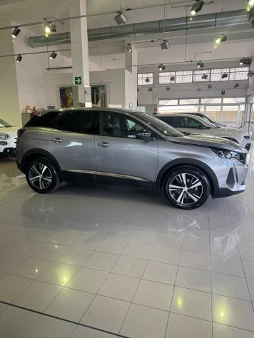 PEUGEOT 3008 HDi 130 S&S EAT8 Allure Pack FULL OPTIONAL IMMATRICOLAZIONE MAGGIO 2024 - Foto 3
