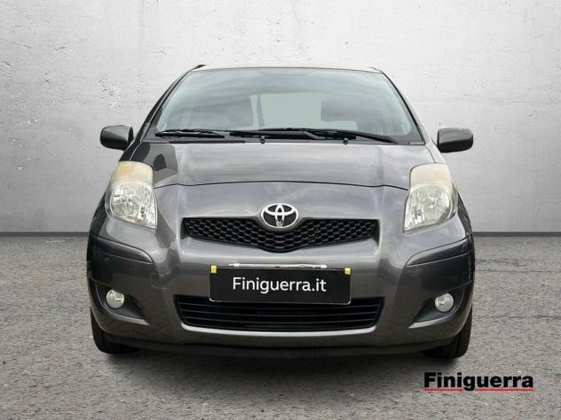 Toyota Yaris Yaris 3p 1.3 dual Sol - Foto 2