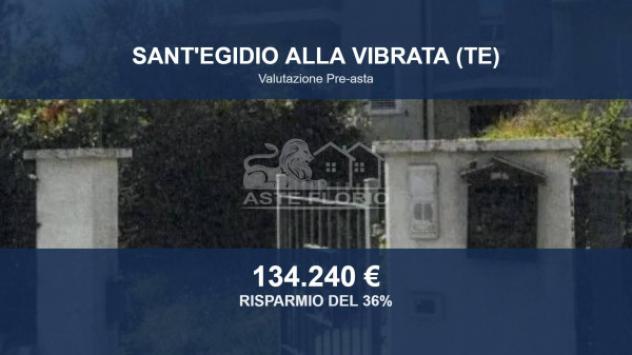 Immobile in asta di 283 m² con più di 5 locali e box auto in vendita a Sant'Egidio alla Vibrata