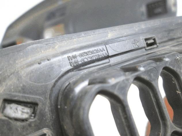 235125 68303626AA GRIGLIA MASCHERINA SINGOLA COFANO ANTERIORE CENTRALE JEEP CHEROKEE 2.2 CRD 136KW AUT RICAMBIO USATO - Foto 3