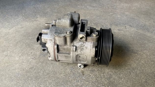 Compressore climatizzatore Audi A2 1.4TDI del 2002 (447220-8193) - Foto 3