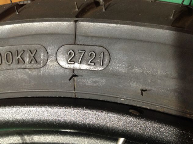 Ruote complete di Cerchio Gomme Dischi Freno per Moto Guzzi V85 Euro5 + Euro5+ - Foto 9