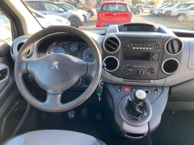 PEUGEOT Partner Tepee BlueHDi 100 Active GANCIO TRAINO rif. 24207903 - Foto 10