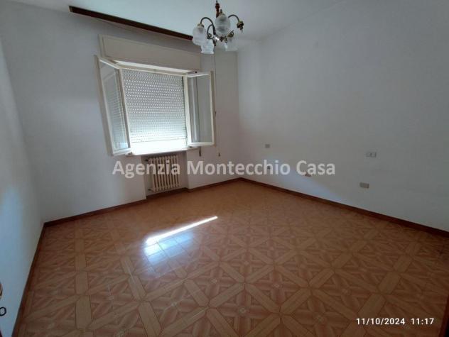 Casa singola con due appartamenti, mansarda, tre garage e scoperto esclusivo. - Foto 16