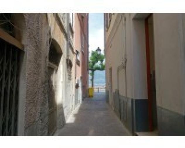 Bellano centro storico trilocale vicino al lago - Foto 10
