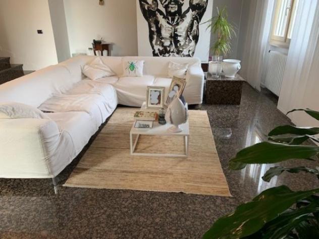 Villa di 200 m² con 5 locali e box auto in vendita a Carpi - Foto 3