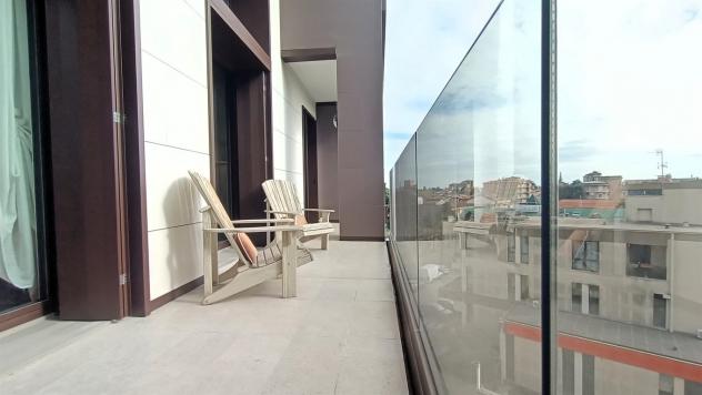 Seregno (MB) ATTICO con Piscina Privata e doppio ingresso per due unità abitative distinte ma adiacenti - Foto 10