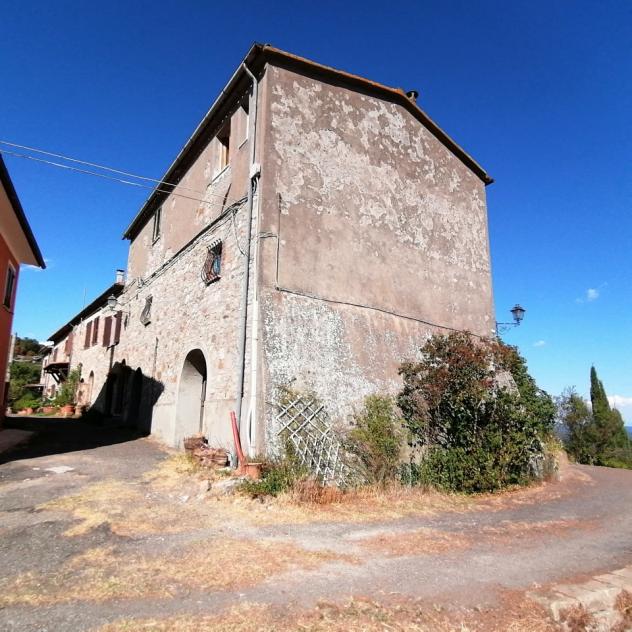 Nel comune di Sorano nella loc. di Montevitozzo Marcelli, a 11Km da Sorano e dalle sue terme, 16 Km da Pitigliano, 6 km da Castell'Azzara vendiamo app - Foto 4