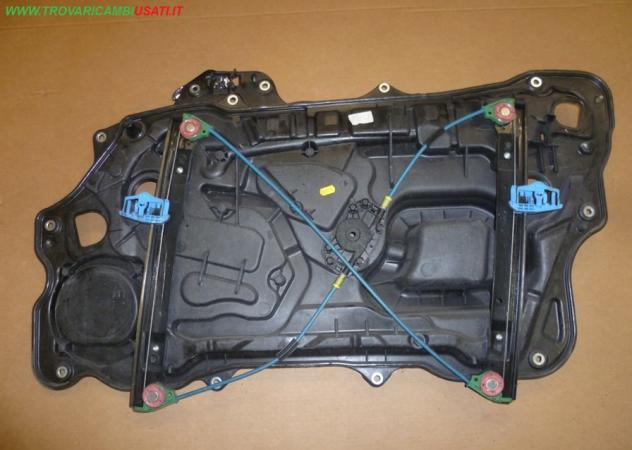 ALZACRISTALLO ELETTRICO PORTA S. SOLO PANNELLO (No motorino.) LANCIA YPSILON (843-TE/TI) 999-U54188 Carrozzeria  Lamierati esterni  Porte  Alzacristal