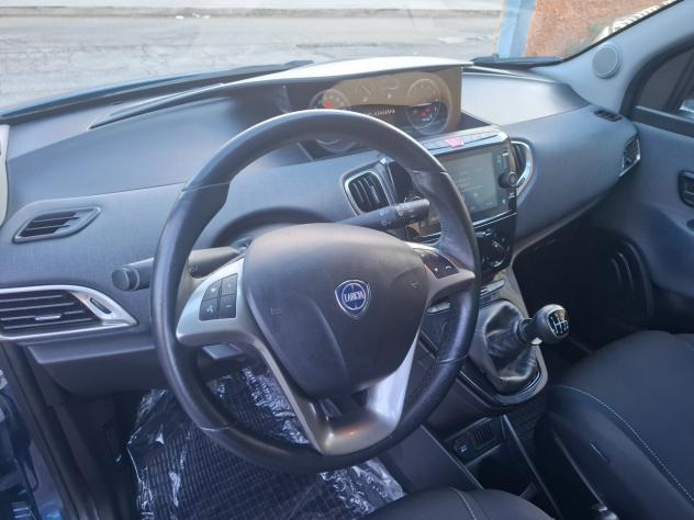 Lancia Ypsilon hybrid - Foto 8