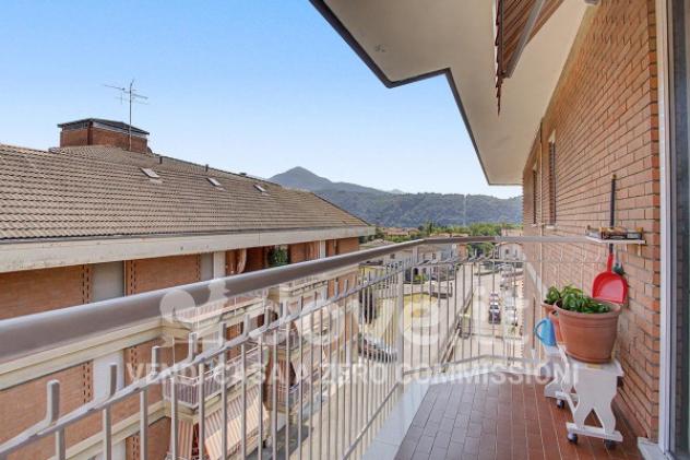 Appartamento di 100 m² con 4 locali e box auto in vendita a Luino - Foto 2