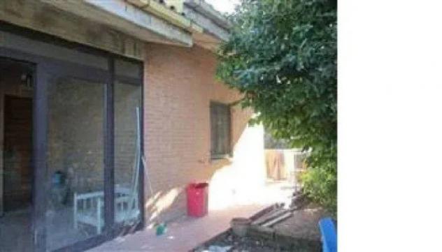 Immobile in asta di 394 m² con più di 5 locali e box auto in vendita a Urbino - Foto 2