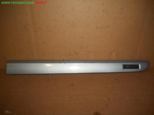 MODANATURA PORTA ANT.D.(da verniciare) AZZURRO CITROEN XSARA (N7) 5p / Break / Coupe' Carrozzeria Lamierati esterni Porte Modanatura adesiv CITROE