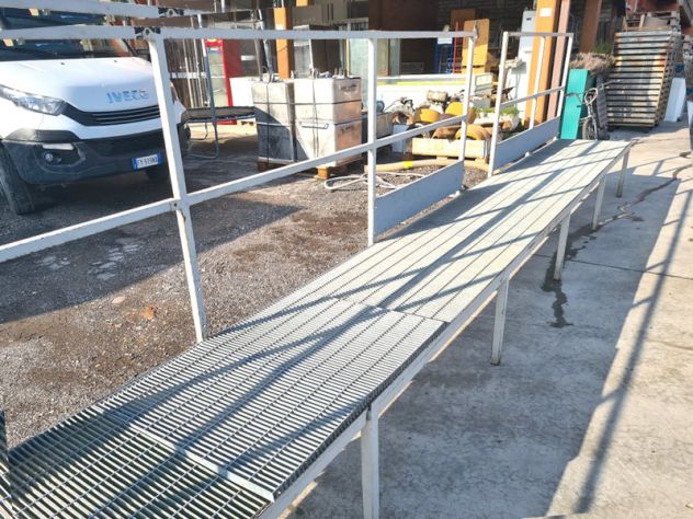 pedane con parapetti e scale usate - Foto 2