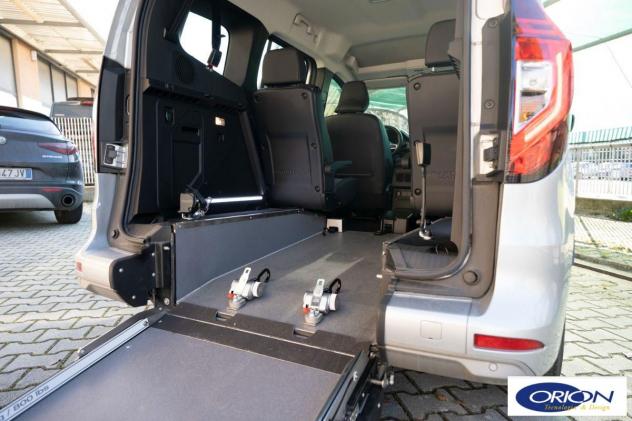 FORD - Tourneo Connect - Ribassato TRASPORTO DISABILI - Foto 2