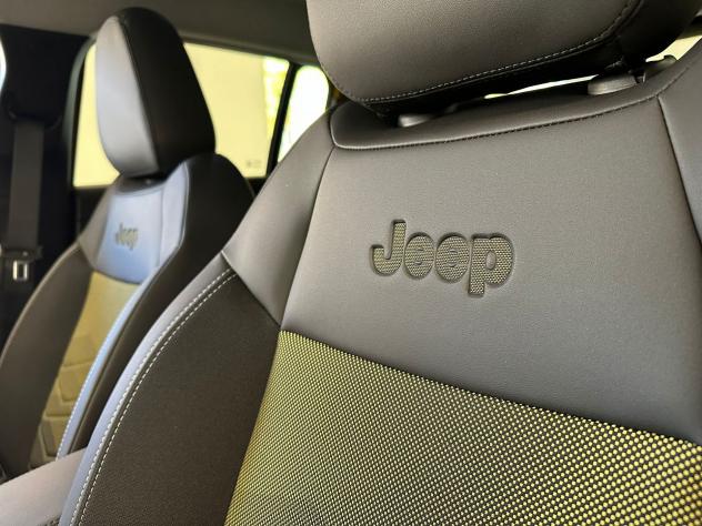 Jeep Avenger 1.2 Turbo 100 CV Summit - Foto 10