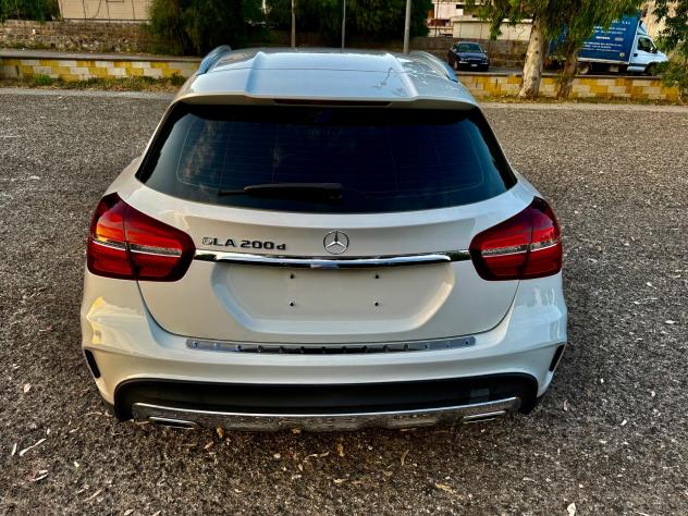 MERCEDES- BENZ GLA 200 D AMG PREMIUM - Foto 9